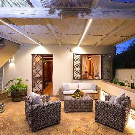 Alcantara Di Charme Villa *